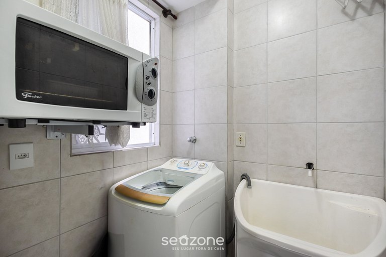 Apto c/ varanda a passos da Praia - OBS0201