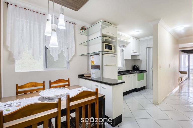 Apto c/ varanda a passos da Praia - OBS0201