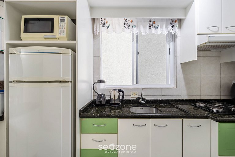 Apto c/ varanda a passos da Praia - OBS0201