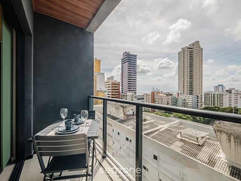 Estudio en Cond. con piscina LIV1104