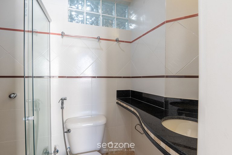 Apto com varanda e vista incrível do mar - STP0903