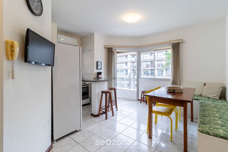 Ap con Balcón, a 600 m del Mar en Jurerê CIE0202