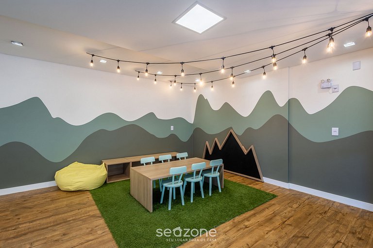 Condomínio a beira-mar c/ piscina - SHC