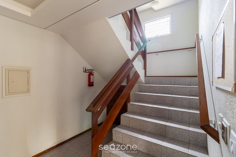 Apto completo a 700m da Praia dos Ingleses MAB0203