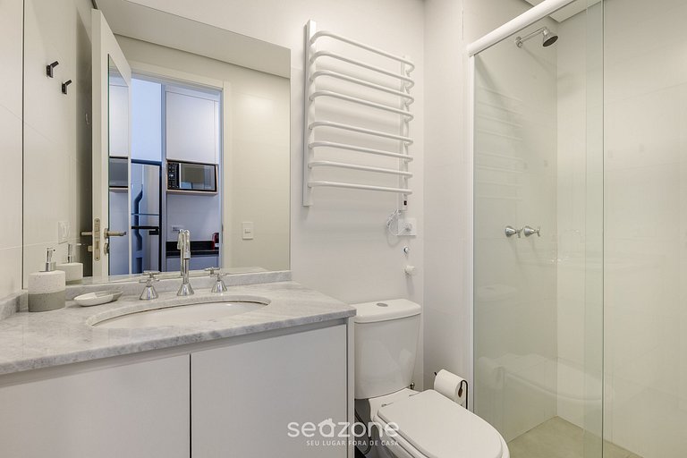 Hospede-se c/ academia e piscina no Centro ECL1902