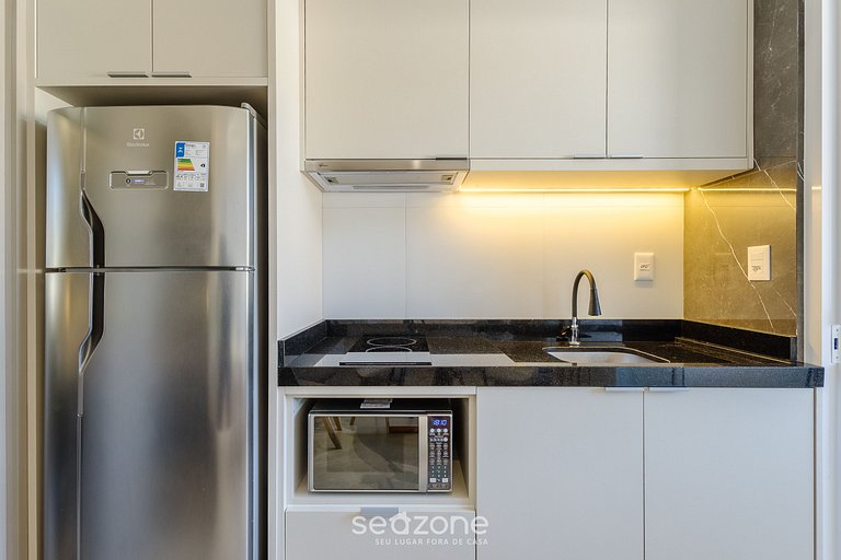 1Q 500m Praia do Ribeiro c/ varanda ELF0609