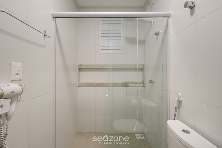 1Q 500m Praia do Ribeiro c/ varanda ELF0609