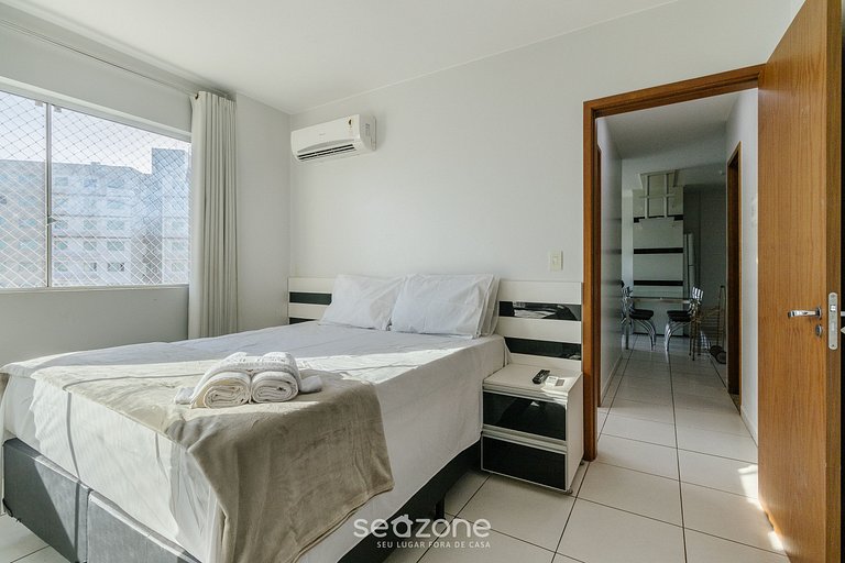 Apto 2Q em Prédio c/ Piscina prox. centro ACM0865