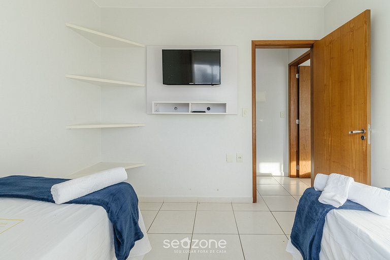 Apto 2Q em Prédio c/ Piscina prox. centro ACM0865