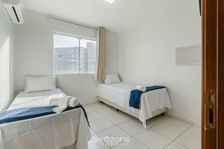 Apto 2Q em Prédio c/ Piscina prox. centro ACM0865