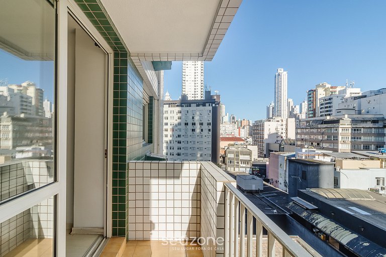 Apto c/ varanda a 100m da praia central - VTR0033