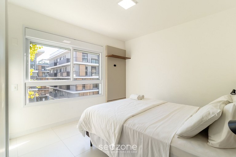 Apto moderno a 240m del mar en Jurerê JRR309