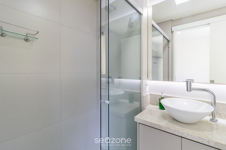 Apto moderno a 240m del mar en Jurerê JRR309