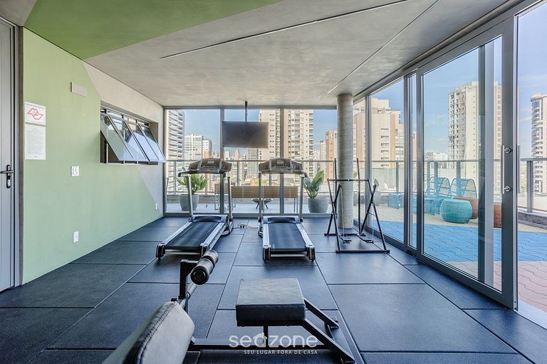 Acomodações em cond. c/ piscina, academia e lavanderia - Per