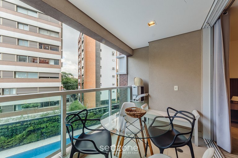 Apto c/ varanda a 750m do B. do Batman PDM0208