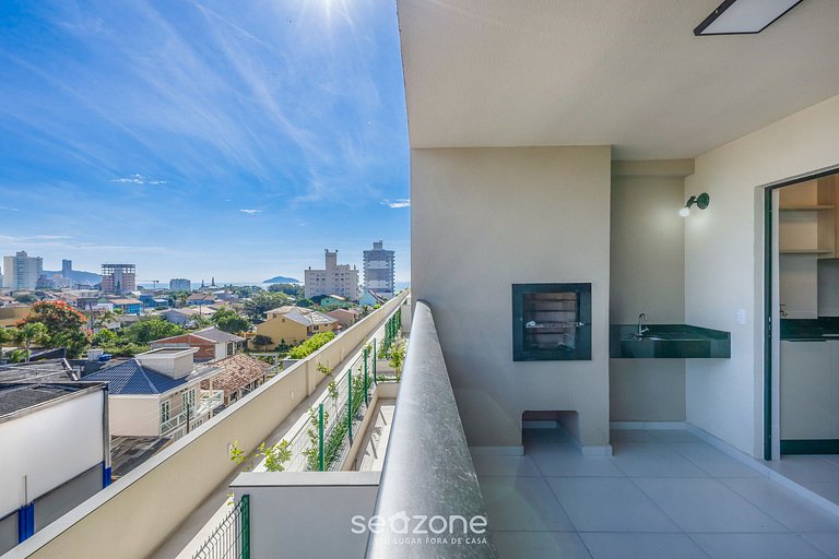 Apto c/ varanda a passos do Mar | SKL0507