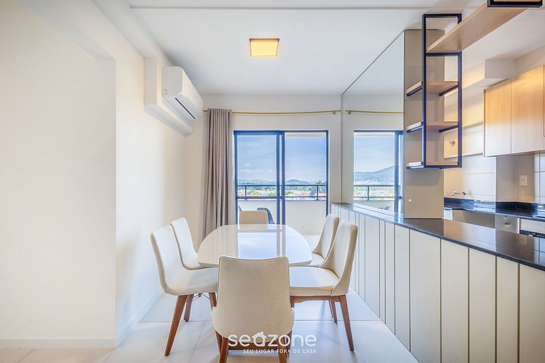 Apto c/ varanda a passos do Mar | SKL0507