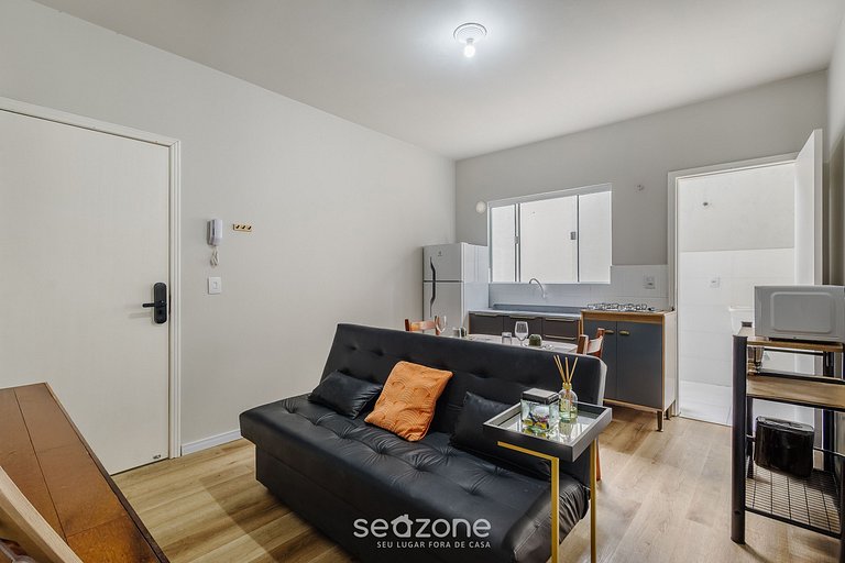 Apto completo a passos do Rio Itajaí - CAR0206