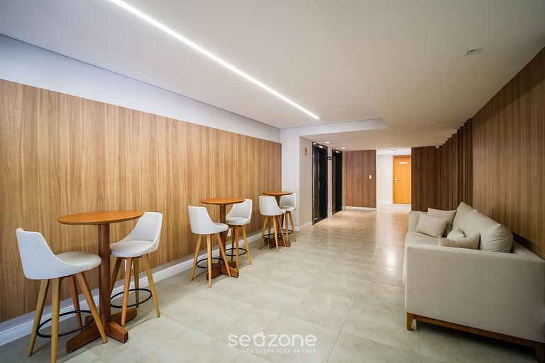 Studio c/ varanda e vista mar em Itapuã RGF1308