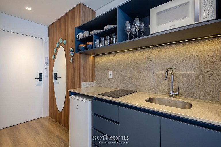 Apto completo, a pasos de la Playa Armação PSOA0707