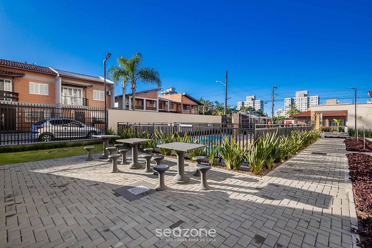 Apto. con balcón en cond. con piscina MCB0203