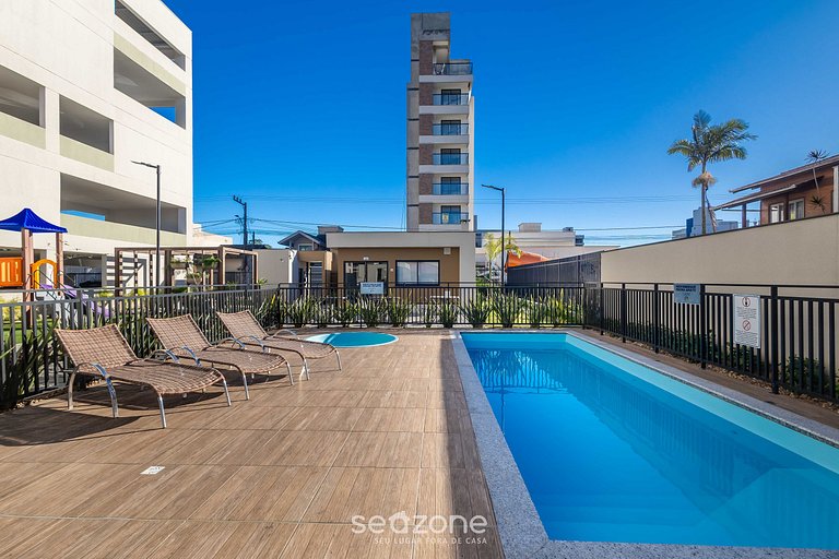 Apto. c/ varanda em Cond. c/ piscina MCB0203