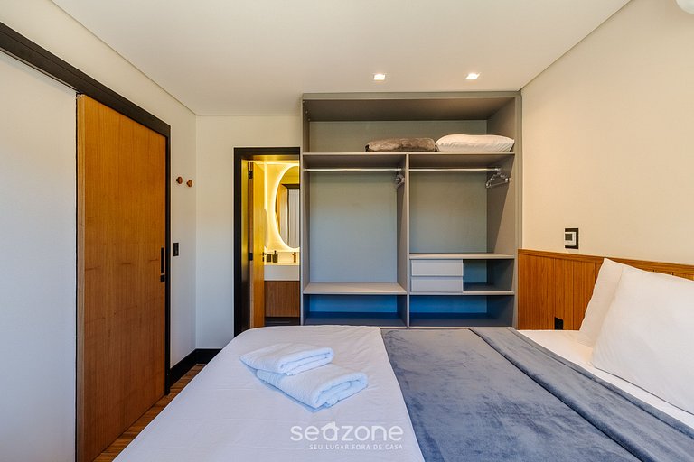 Apto sofisticado a passos da Rua Coberta DMS0104