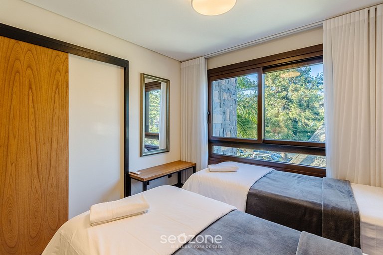 Apto sofisticado a passos da Rua Coberta DMS0104