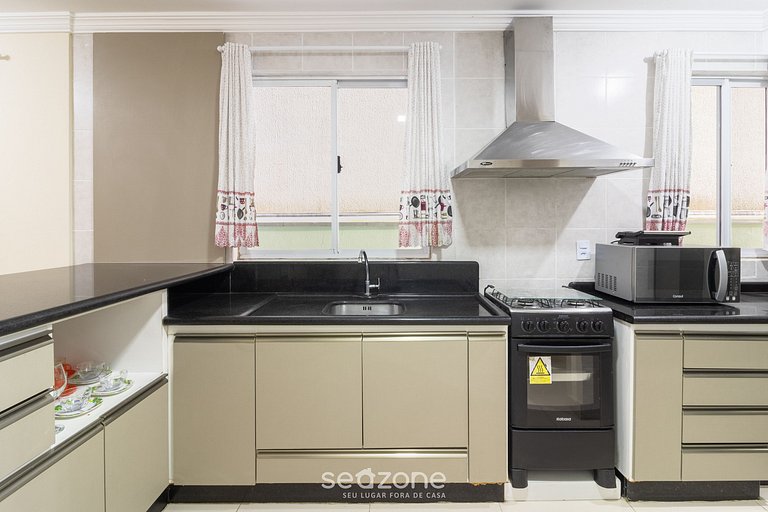 Apto c/ Varanda e Churrasq. a 78m do Mar OBS0101