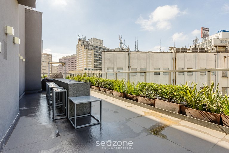 Confort con balcón y vista en Consolação VNO1417