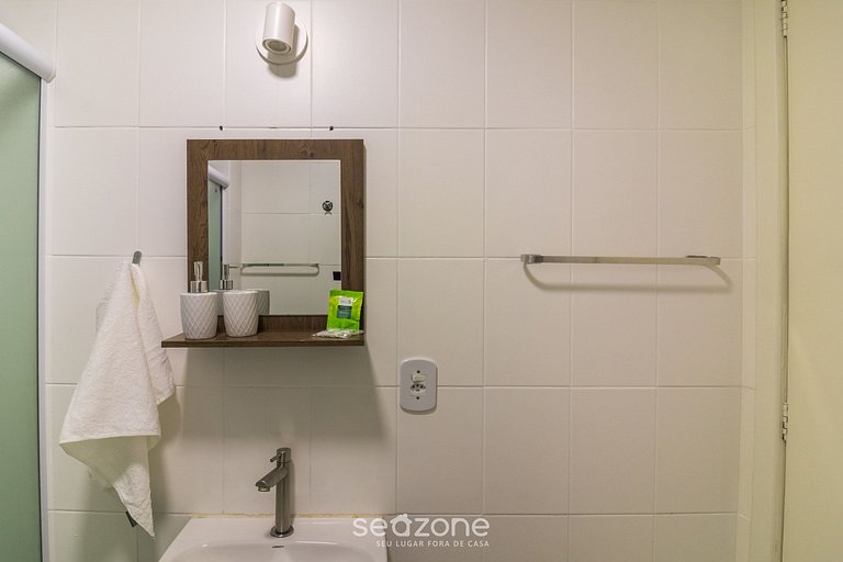 Apto con balcón a 650m del mar, Cabo Frio CVY0306