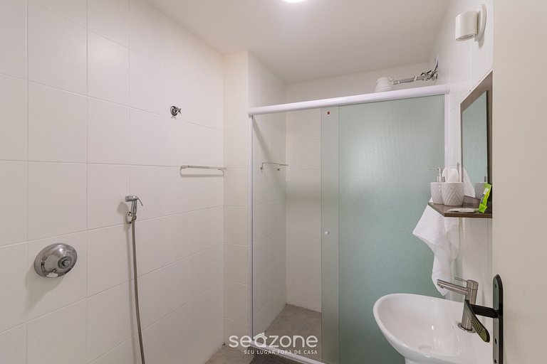 Apto c/ varanda a 650m da Praia, Cabo Frio CVY0306