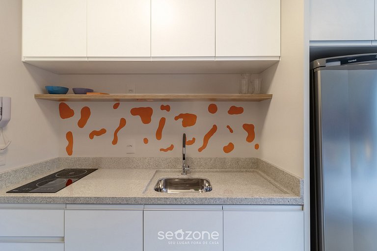 Studio Charmoso em Prédio com Piscina RUP0805