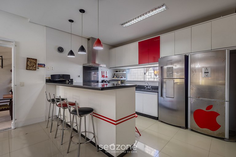 Casa 2Q c/ piscina e churrasqueira em Penha TZS210