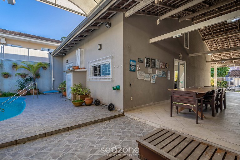 Casa 2Q c/ piscina e churrasqueira em Penha TZS210