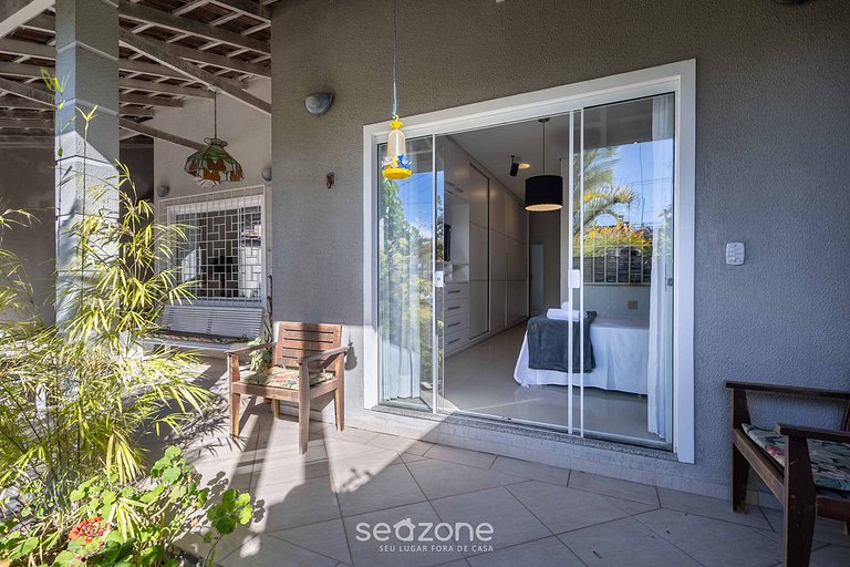 Casa 2Q c/ piscina e churrasqueira em Penha TZS210