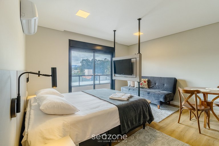 Estudio con balcón y vista a la Serra CZZ0405