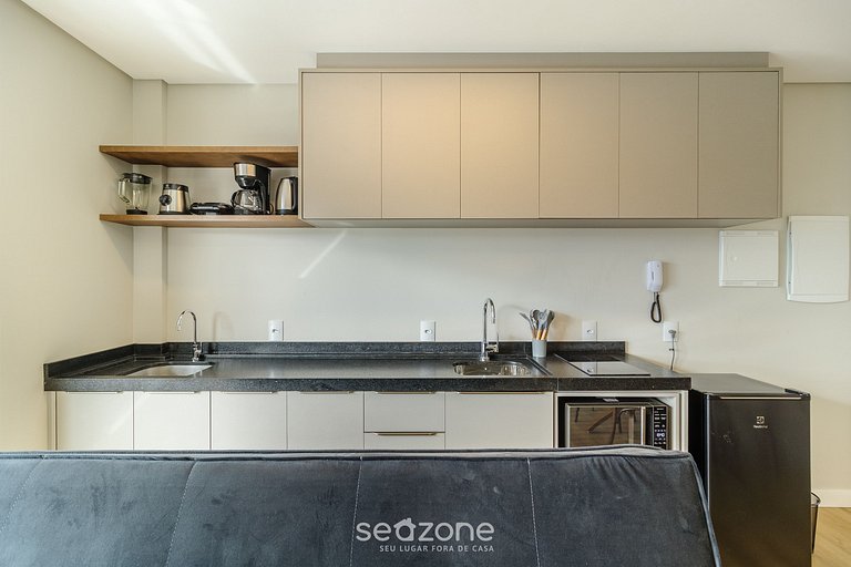 Apto com Varanda e Vista para a Cidade - CZZ0507