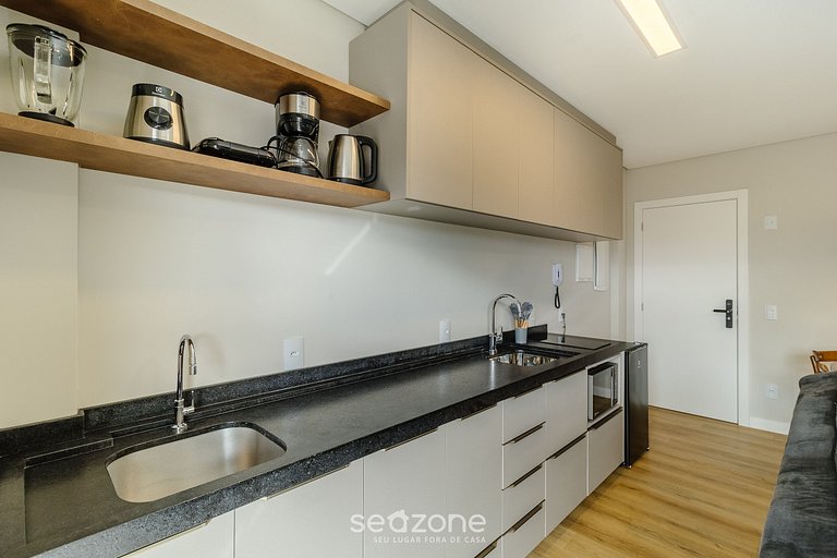 Apto com Varanda e Vista para a Cidade - CZZ0507