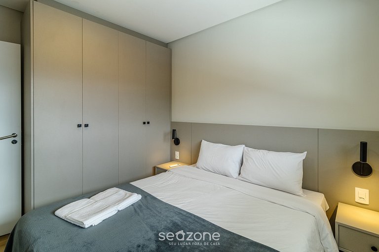 Apto com Varanda e Vista para a Cidade - CZZ0507