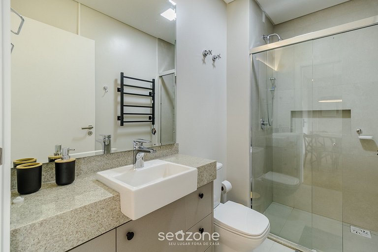 Apto com Varanda e Vista para a Cidade - CZZ0507