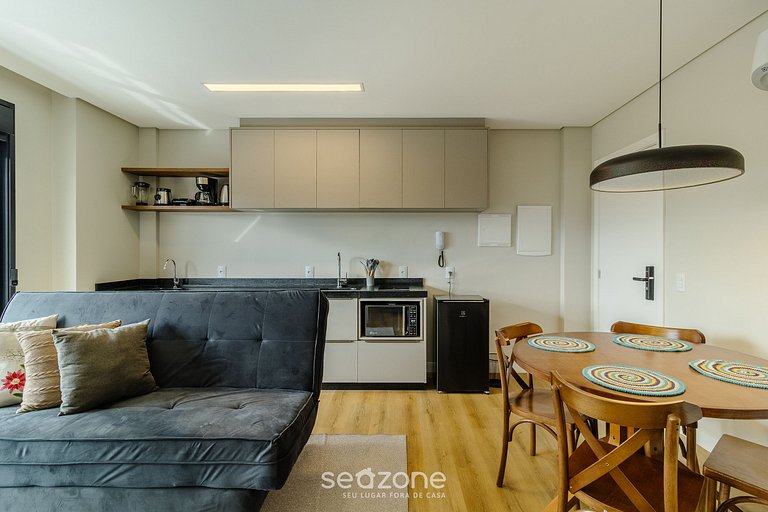 Apto con Balcón y Vista a la Ciudad - CZZ0507