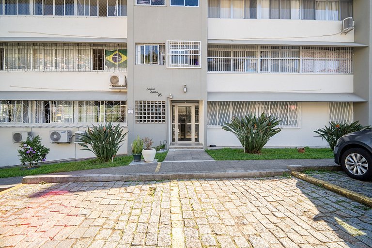 Apto 2 habitac. en el centro de Floripa JFM0101