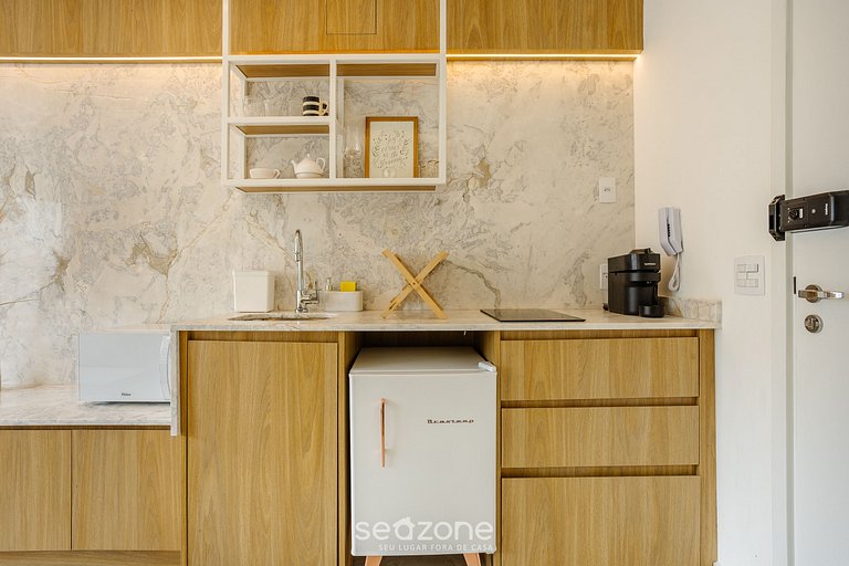 Estúdio em Cond. c/ Piscina no Paraíso ZAH0811