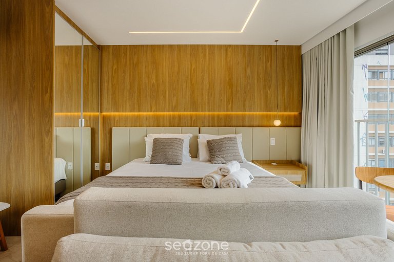 Estúdio em Cond. c/ Piscina no Paraíso ZAH0811