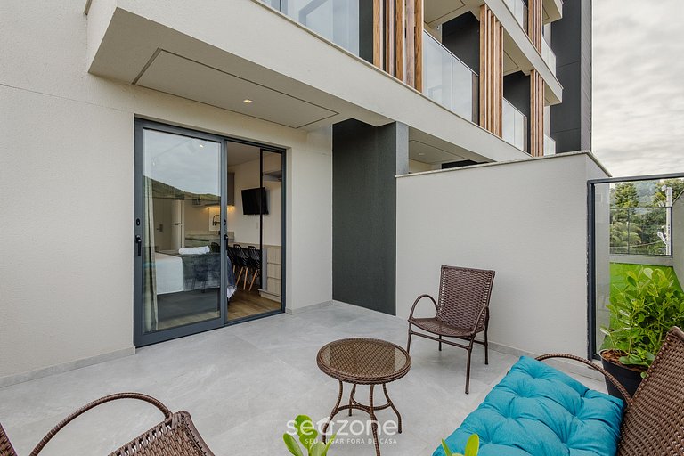 Estudio en cond. frente al mar con piscina PSO0310