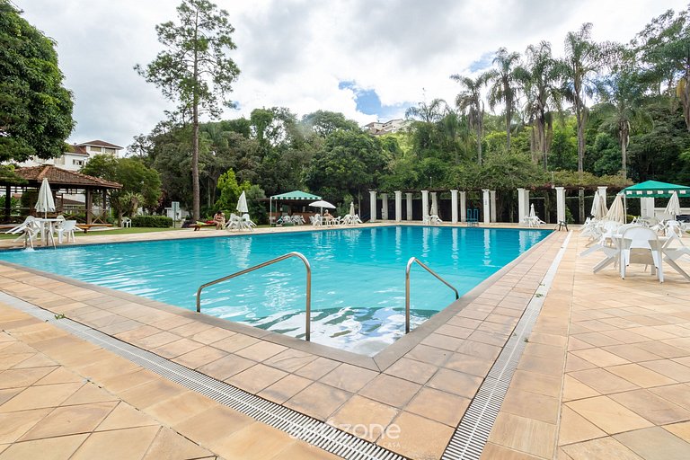 Apt em um paraíso no Centro c/Piscina QUI0090