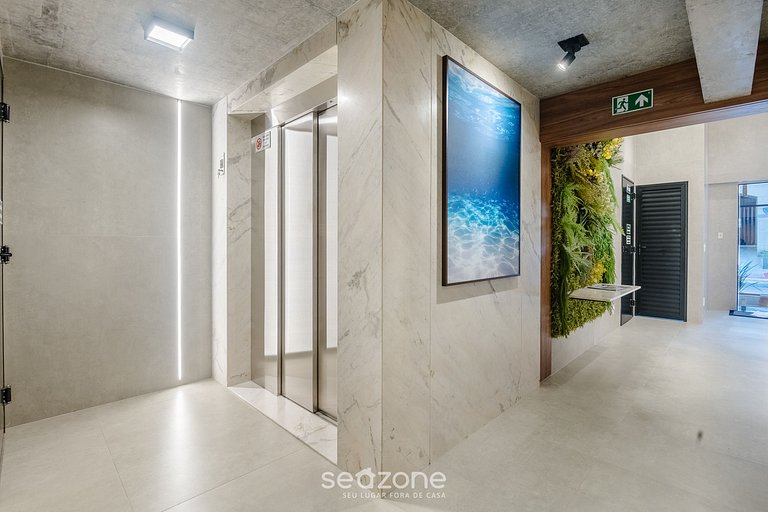 Apartamento c/ Sacada a 300m da Praia EEP0901