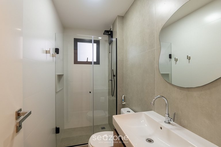 Apto c/ varanda a 300m da Praia, Guarapari EEP0801