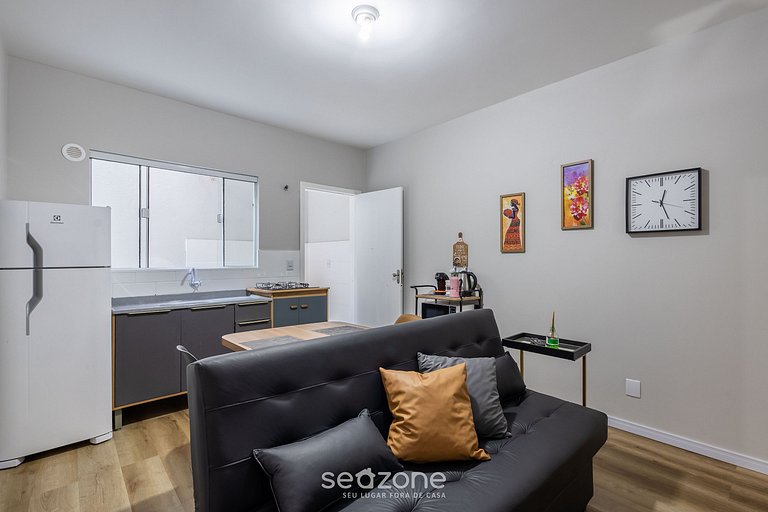 Apto completo no Centro de Itajaí - CAR0106